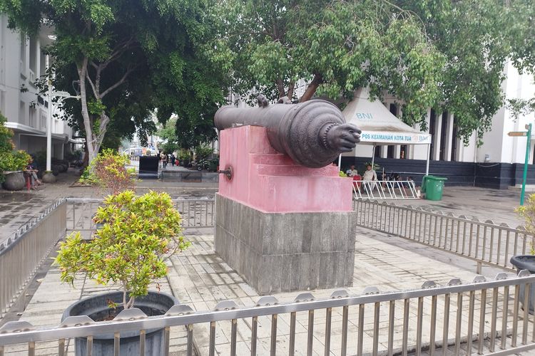 Meriam Si Jagur di Taman Fatahillah, Kota Tua, Jakarta Barat, Senin (5/2/2024)