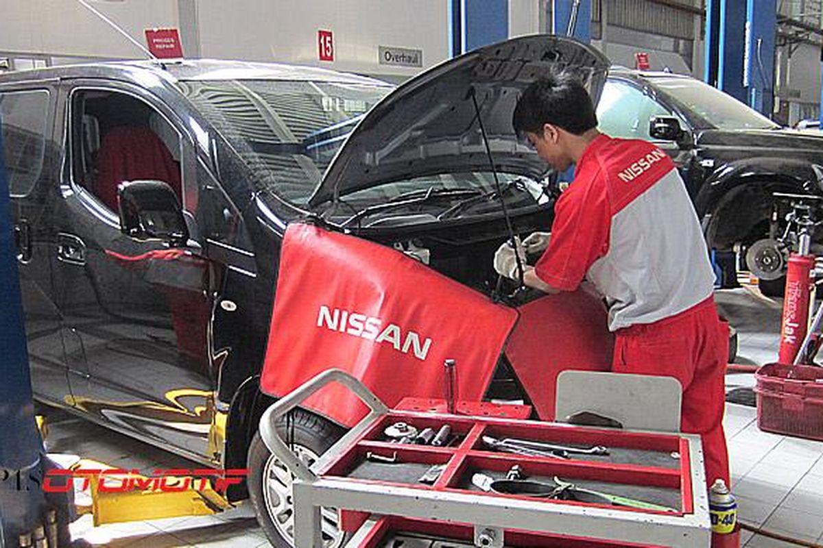 Ilustrasi aktivitas di salah satu bengkel Nissan