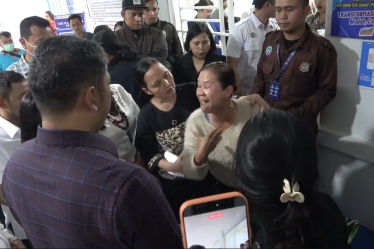 Marah ke Kepala BGN, Ibu Korban Keracunan MBG Berastagi: Maaf Bapak Tak Mengubah Keadaan