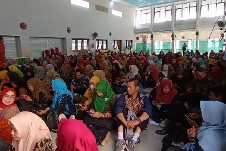 Sebanyak 600 guru dari Kabupaten Magetan, Kabupaten Madiun dan Kabupaten Ponorogo, bertemu di dalam kegiatan Temu Pendidik Nusantara XII yang digelar di SMPN 1 Magetan dan Pendopo Surya Graha, Kabupaten Magetan, Minggu (22/6/2025).