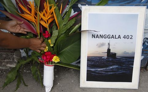 Jokowi Confers Military Ranks, Honors on 53 Fallen Crew Members of the Sunken Indonesian Submarine