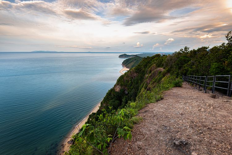 Pulau Keluang, salah satu tempat wisata di Aceh.