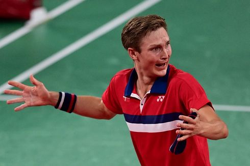 Axelsen, dari Ekspresi Takjub Raih Emas hingga Tukar Kaus Chen Long