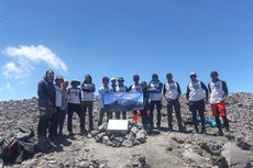 Prasasti Soe Hok Gie Berdiri di Puncak Mahameru, Sempat Diturunkan karena Ada Pendaki Menaruh Plakat Nikah