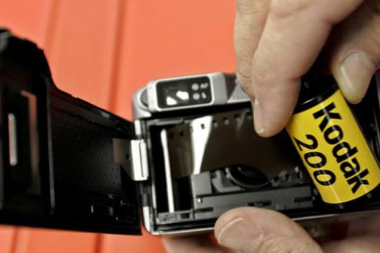 Ilustrasi roll film Kodak.