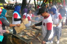 Festival Makan Ikan 1,2 Ton Gratis di Singkawang