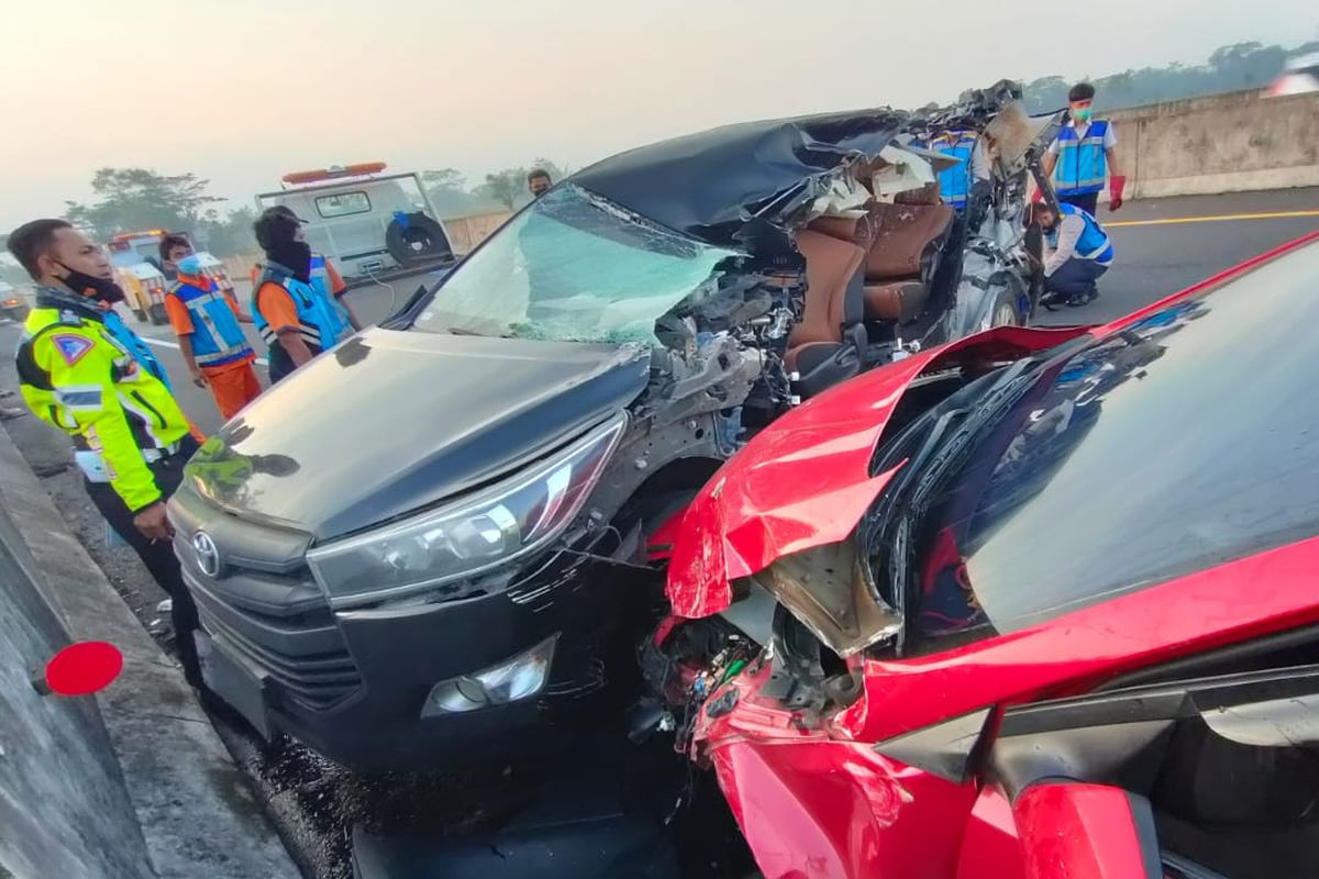 Kecelakaan di jalan Tol Semarang-Solo yang mengakibatkan dua mekanik balap kehilangan nyawa