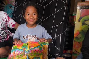 Lima Menit Satu Gambar, Anak Pemulung Agista Jual Lukisan Rp 5.000 untuk Beli Beras