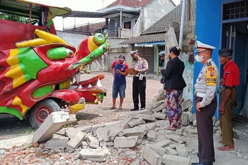 Kronologi Odong-odong Tabrak Pagar Rumah Warga di Banyuwangi, 11 Orang Terluka