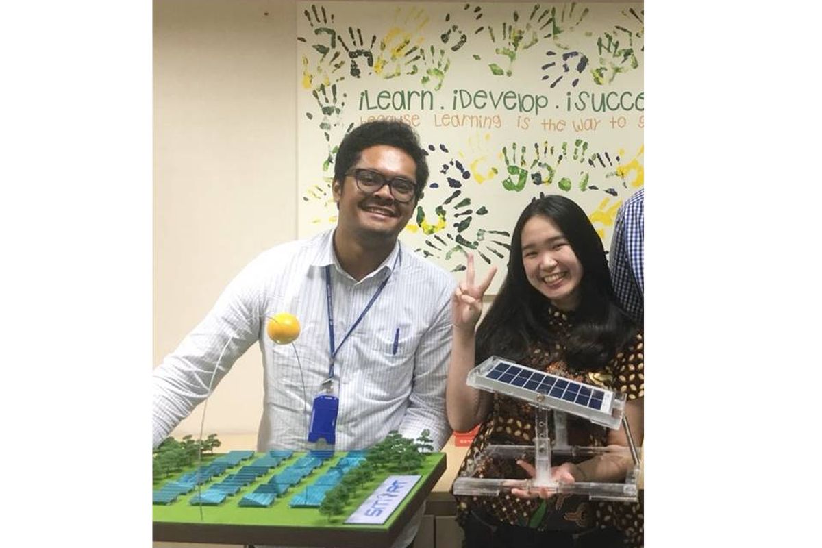 Dua mahasiswa UI, Clarissa Merry, mahasiswa jurusan Teknik Kimia FTUI dan Rivaldo Gurky, mahasiswa jurusan Teknik Mesin FTUI yang akan bersaing di tingkat Asia Pasifik dalam ajang kompetisi energi terbarukan ?Go Green in the City 2018? 