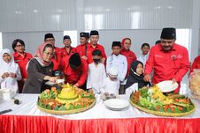 Peringati Hari Lahir Pancasila, PDI-P Jatim Gelar Upacara Bendera dan Santuni Anak Yatim Piatu