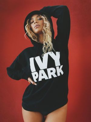 Penyanyi Beyoncé berpose mengenakan produk Ivy Park. Penyanyi asal Amerika Serikat itu akan berkolaborasi bersama adidas untuk membuat koleksi pakaian dan peralatan olahraga. 