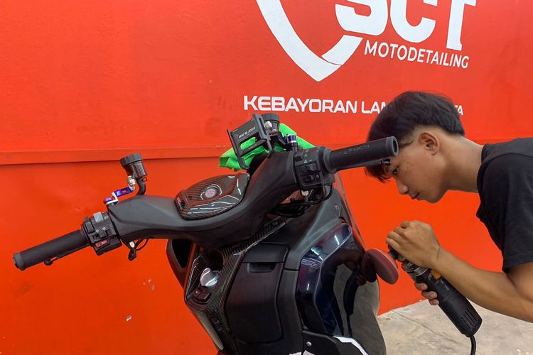 Rawat Bodi Motor yang Sudah Dilapisi Nano Ceramic 