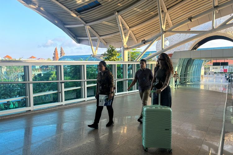 Jadi Pekerja Ilegal di Salon Kecantikan, WN Belarusia Dideportasi dari Bali