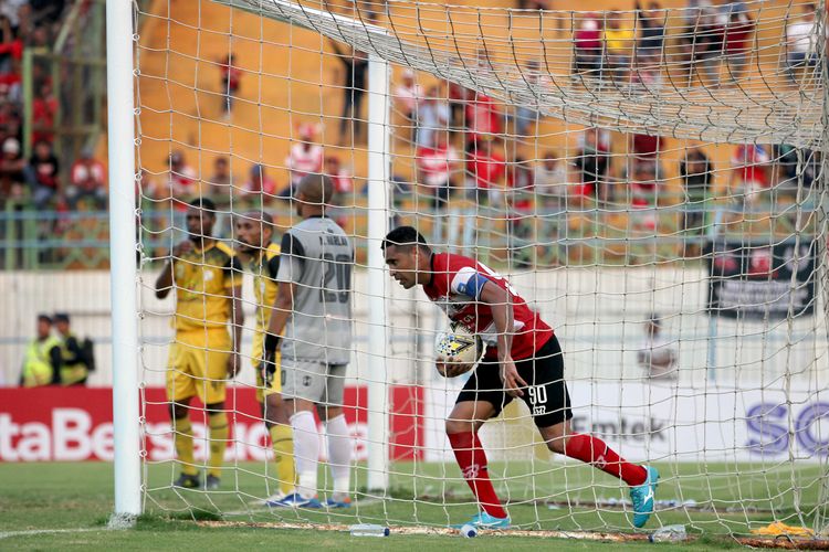 Pemain naturalisasi Alberto Goncalves menyumbang satu gol untuk Madura United ke gawang Barito Putera pada Pekan 18 Liga 1 2019 yang berakhir dengan skor 2-2 di Stadion Gelora Bangkalan, Jawa Timur, Sabtu (14/09/2019) sore. 