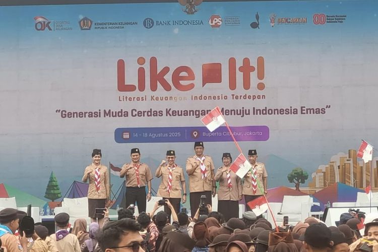 Menembus Laut dan Hutan, Penyuluh OJK Bawa Literasi Keuangan ke Pelosok Maluku