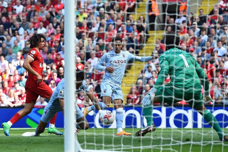 Pemain Aston Villa, Jacob Ramsey, mencetak gol pembuka pada laga Premier League Liverpool vs Aston Villa yang bergulir di Stadion Anfield, Sabtu (20/5/2023) malam WIB.