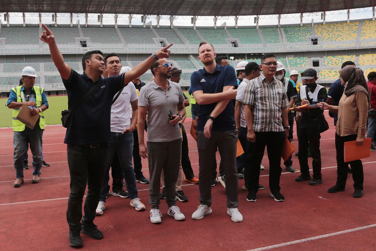 Federasi sepak bola dunia atau FIFA kembali mendatangi Stadion Gelora Bung Tomo (GBT) Surabaya, Jawa Timur, untuk mengecek kesiapan jelang Piala Dunia U-20 Mei 2023 mendatang, Sabtu (25/2/2023).