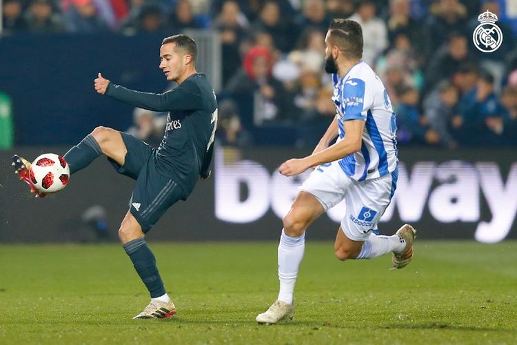 Lucas Vazquez tengah mengontrol bola dalam pertandingan Leganes vs Real Madrid pada babak 16 besar Copa del Rey di Stadion Butarque, 16 Januari 2019. 