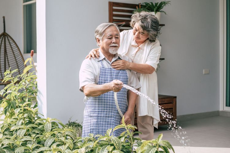 Ilustrasi pensiun, masa pensiun, menikmati masa pensiun. OJK mengingatkan masih banyak pekerja Indonesia yang belum terlindungi secara finansial di masa pensiun. Rasio pendapatan pensiun dan aset dana pensiun nasional pun masih tertinggal jauh dari standar internasional.