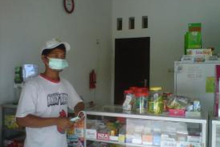 apotik Kalirejo, Jl Rekesan, Ungaran Timur, kabupaten Semarang kehabisan stok masker