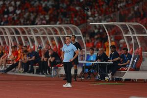 Herdman Bangga Timnas Indonesia: Kerja Keras dari Hotel hingga Lapangan Basket