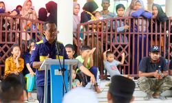 Tinjau Posko Bencana di Aceh, Menteri ESDM Pastikan Bantuan dan Dukungan PLN Berjalan Optimal