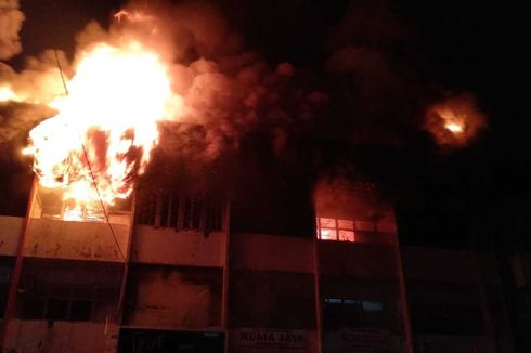 Kebakaran Pasar di Sungai Pinyuh, Puluhan Bangunan Ludes Dilalap Api