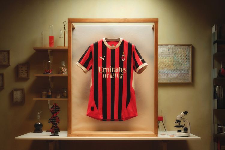 AC Milan bersama dengan PUMA secara resmi meluncurkan jersey kandang Rossoneri untuk musim 2024-2025.