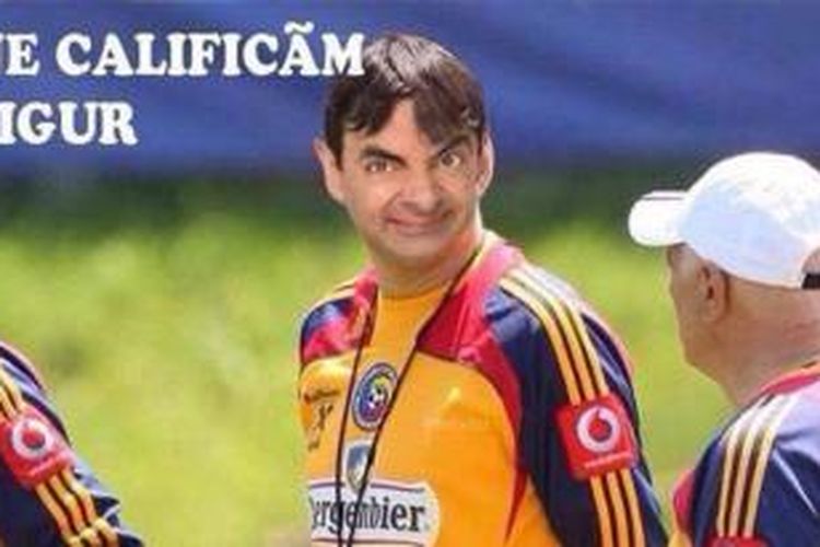 Gambar pelatih Rumania, Victor Piturca yang pada bagian kepalanya diedit wajah Mr Bean. 