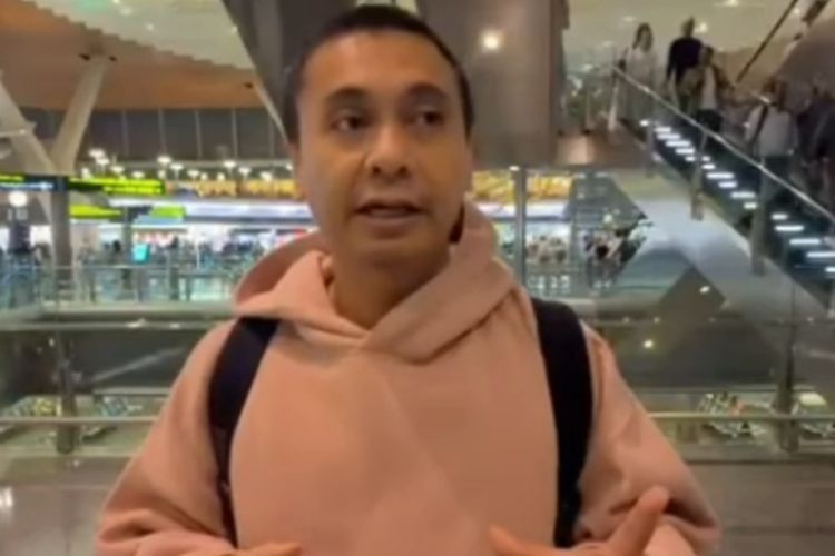 Cerita 6 Selebritas, Penerbangan Dibatalkan karena Terdampak Sebaran Abu Vulkanik Gunung Anak Krakatau
