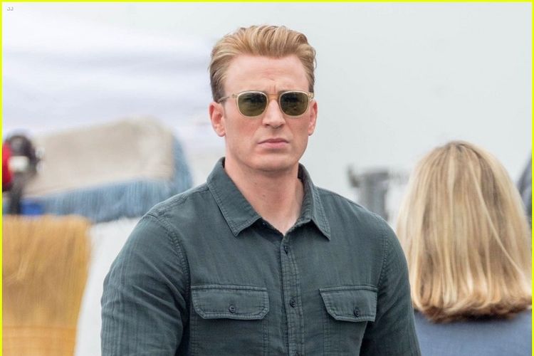 Chris Evans yang berperan sebagai Steve Rogers aliias Captain America dalam Avenngers 4.