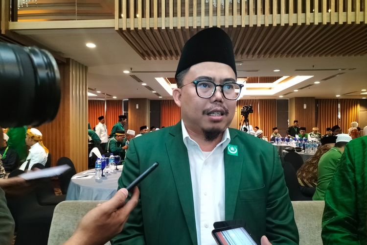 Ketua Umum Pengurus Besar Nahdlatul Wathan (PBNW) TGKH Lalu Gede Zainuddin Atsani 