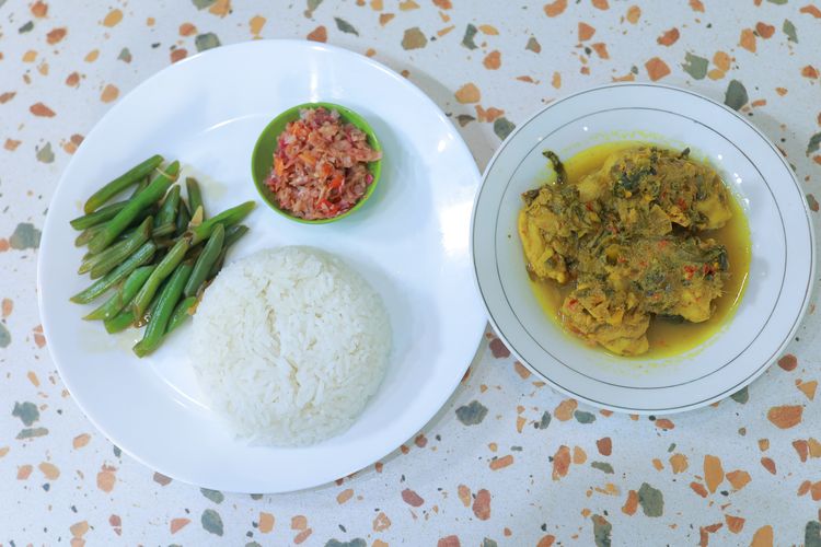Nasi Ayam Woku di Nasi Liman.