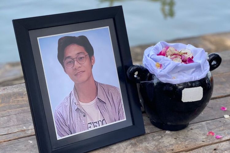 Abu milik jenazah Vito Raditya, korban tabrakan Yamaha R25 yang ditunggangi bocah 15 tahun di Semarang pada Rabu, (8/3/2023).