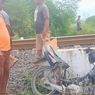 KA Barang di Brebes Tabrak Motor yang Langsung Ditinggal Kabur Pemiliknya