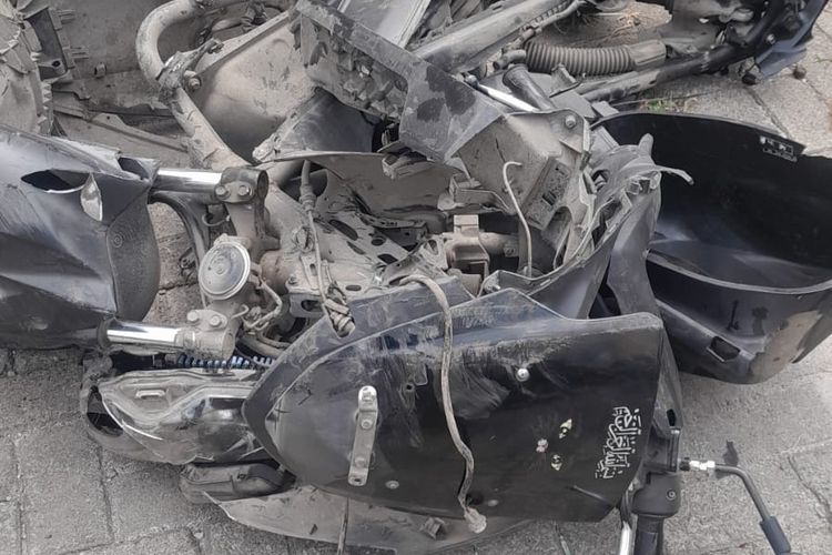 Truk Terobos Lampu Merah di Pasar Rebo Jaktim, Tabrak 5 Kendaraan, 1 Orang Tewas