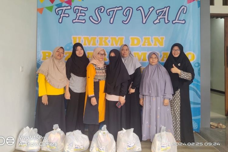 Peserta Festival UMKM dan Bazar Sembako Murah. 