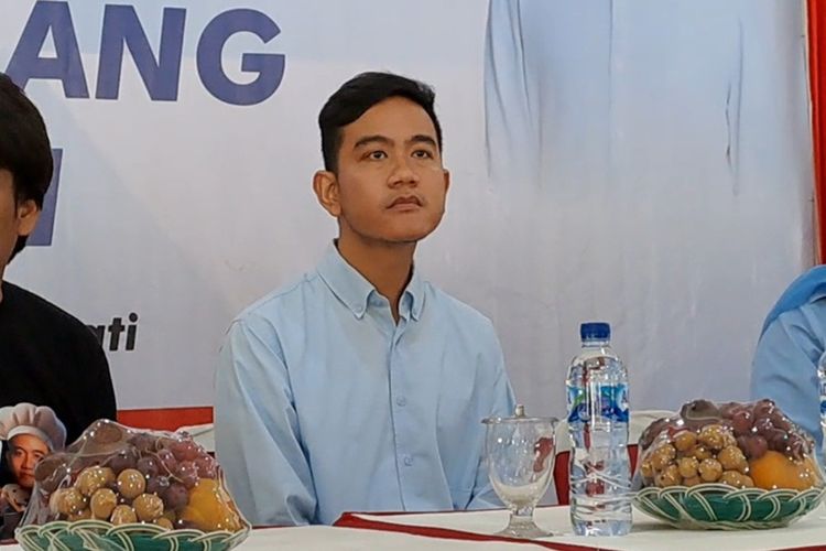Gibran Rakabuming Raka di Kabupaten Sragen, Jawa Tengah (Jateng), pada Senin (1/1/2024).