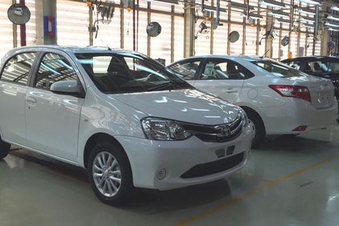 Toyota Etios Valco Surut karena Gagal Fokus