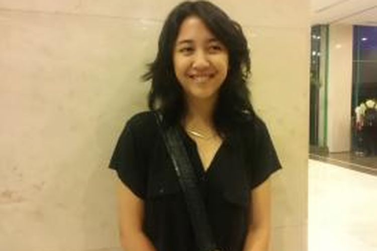 Sherina Munaf diabadikan ketika tengah berjalan-jalan di Plaza Senayan, Rabu (23/9/2015) malam.