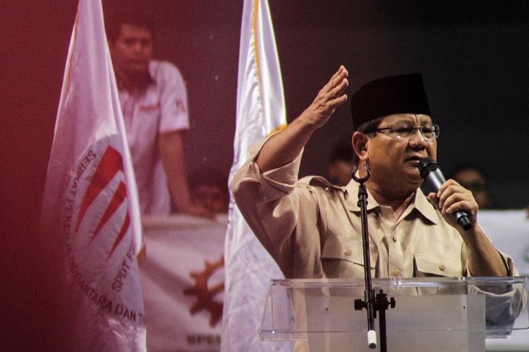 Capres nomor urut 02 Prabowo Subianto menyampaikan sambutan saat menghadiri acara Hari Ulang Tahun (HUT) Federasi Serikat Pekerja Metal Indonesia (FSPMI) ke-20 di Kelapa Gading, Jakarta, Rabu (6/2/2019). Prabowo mengapresiasi dukungan yang diberikan oleh FSPMI untuk pasangan capres Prabowo Subianto-Sandiaga Uno. ANTARA FOTO/Putra Haryo Kurniawan/hp.