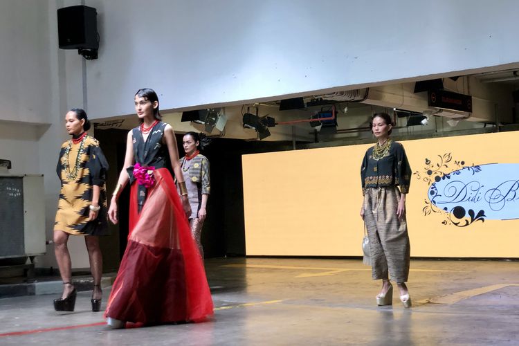 Koleksi Didi Budiardjo dalam koleksi ewako di JF3 Fashion Festival 2023