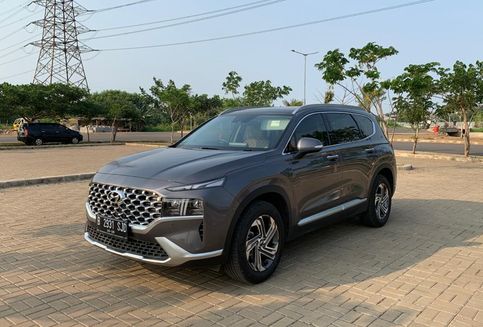 Bahas Desain Dan Tongkrongan Hyundai Santa Fe Bensin