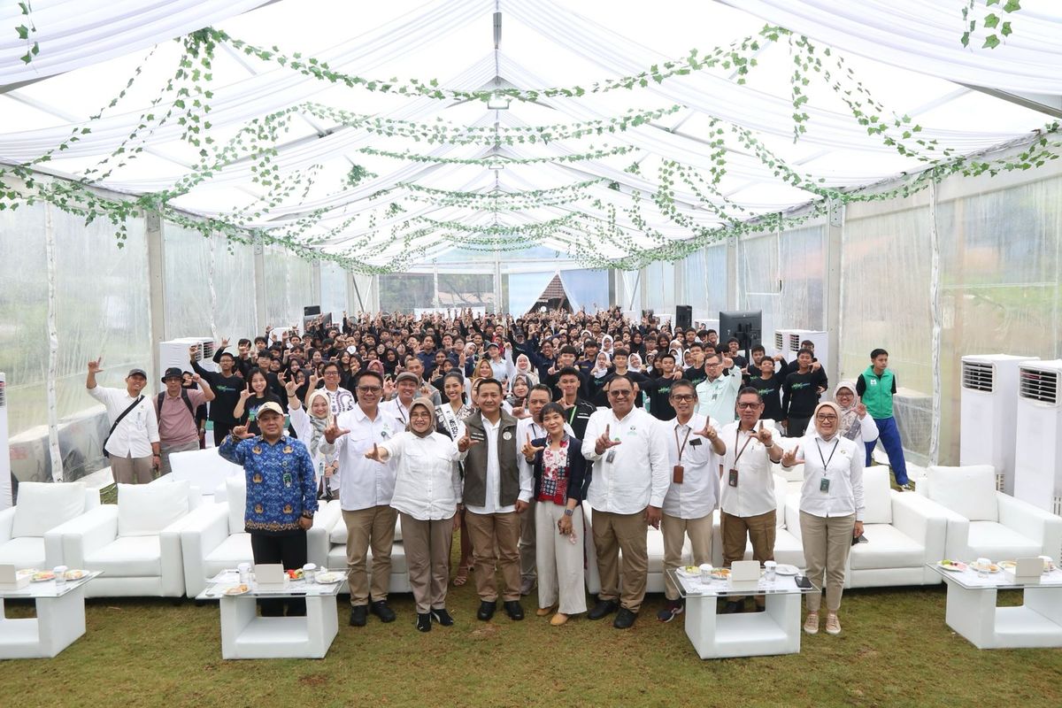 Wakil Menteri Kehutanan (Wamenhut) Rohman Marzuki dalam kegiatan bertema ?Talkshow dan Workshop Alam: Dari Pemuda untuk Mangrove Indonesia? sebagai bagian dari rangkaian Festival Mangrove Nasional (Mangrofest) 2025 di Taman Wisata Alam (TWA) Angke, Jakarta Utara.