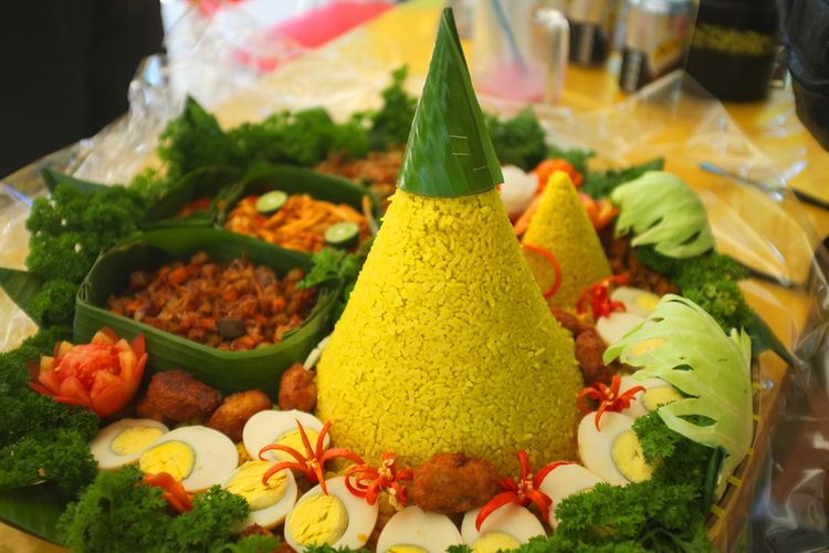 4 Cara Membuat Tumpeng Yang Anti Retak Dan Tidak Keras Halaman All Kompas Com