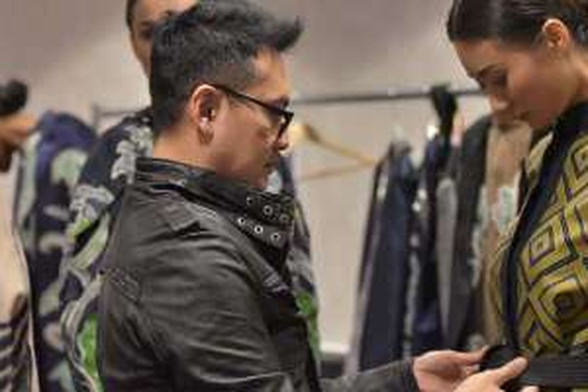 Denny Wirawan mempersiapkan koleksi Balijava untuk New York Fashion Week 