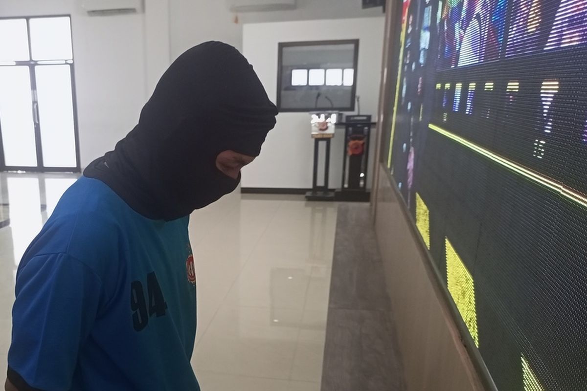 Kepolisian Resor Bogor mengungkap kasus perdagangan bayi dengan modus adopsi via media sosial di wilayah Kabupaten Bogor, Jawa Barat.