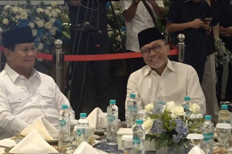 Capres pemenang Pemilu 2024 Prabowo Subianto menghadiri acara buka puasa bersama di kantor PAN, Jakarta Selatan, Kamis (21/3/2024) 