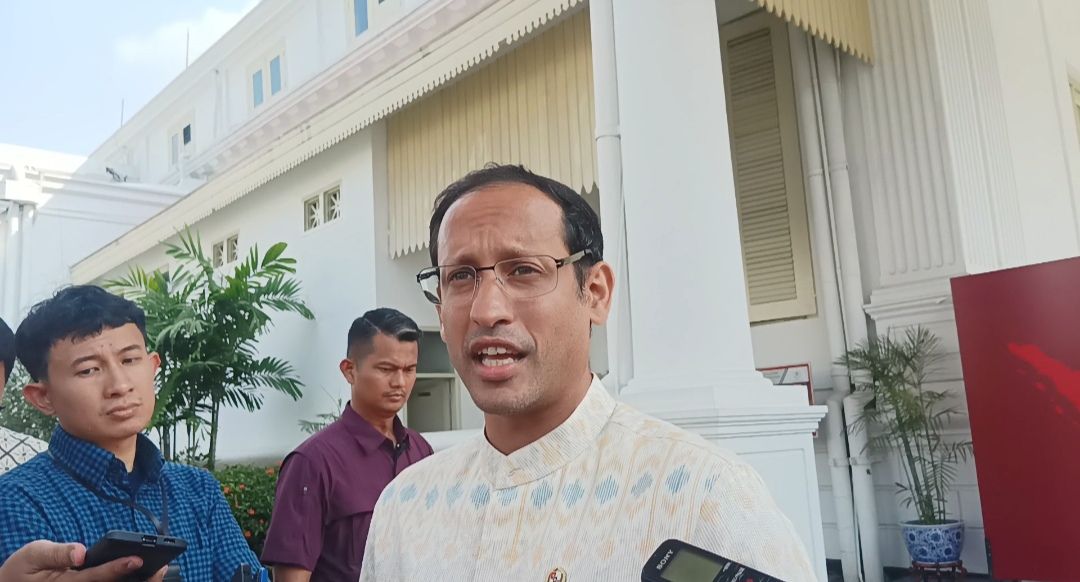 Setelah Bertemu Jokowi, Nadiem Umumkan UKT Batal Naik Tahun Ini